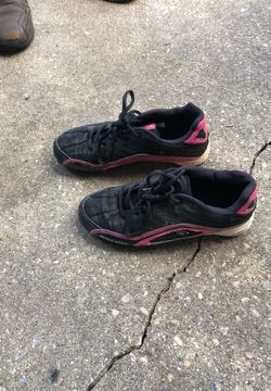 Girls softball cleats size 6