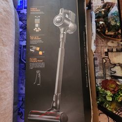 Purple LG CORDZERO VACUUM CLEANER GREAT CONDITION 