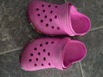Crocs Girls Classic Floral Cut-Out Clogs - Pink (Size 11)