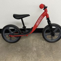 🚲 GOMO Kids Balance Bike – Brand New in Box  Brand new GOMO balance bike, never used.   Still new in the original box.  • Great for learning balance 