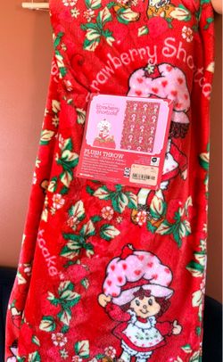 Strawberry shortcake plush blanket