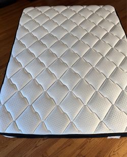 Queen Mattress White Quilted Top