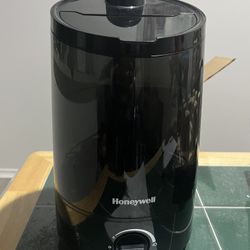 Honey Well Humidifier 