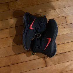 Kids nike boots
