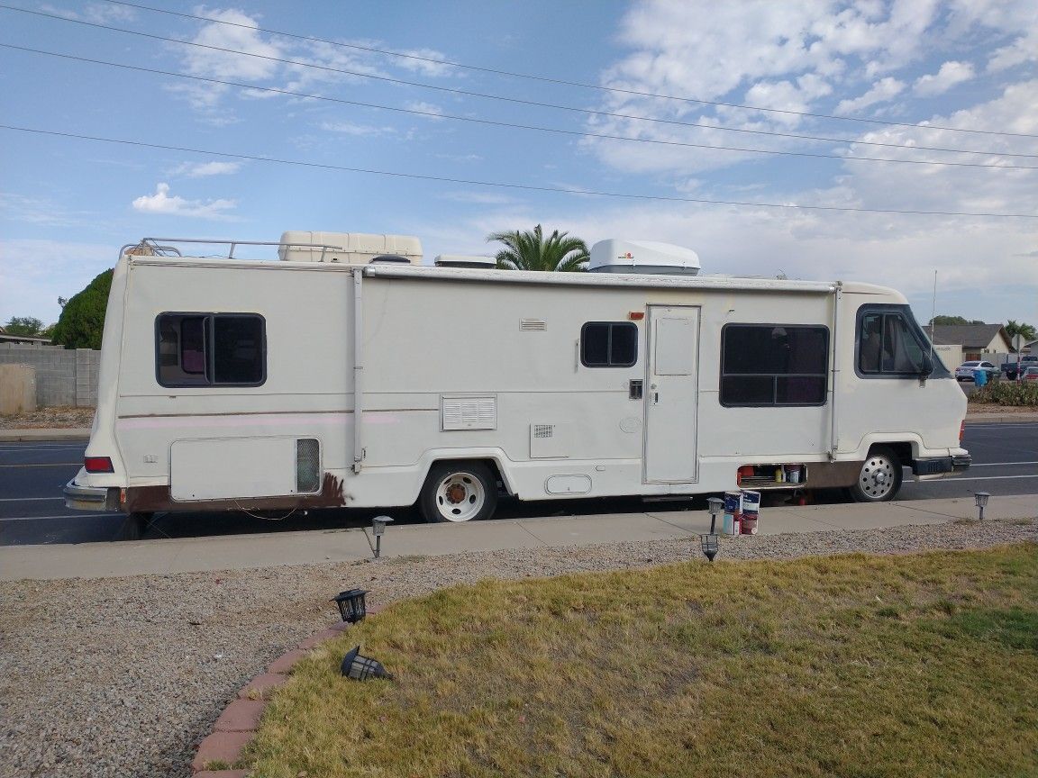 1986 P30 Chevy motorhome READ IT ALL 1ST!!! for Sale in Glendale, AZ ...