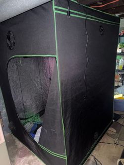 Vivosun 5x5 large grow tent.