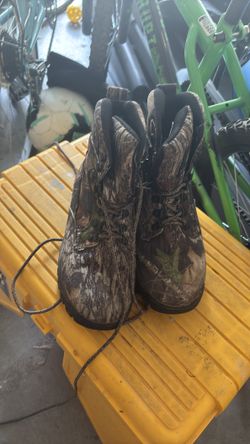 Hunting boots