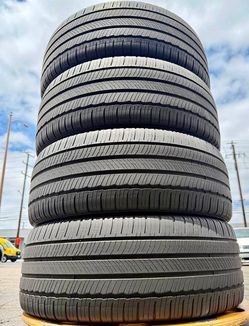 235 45 18 Michelin Tires Con 80% de Vida Las 4