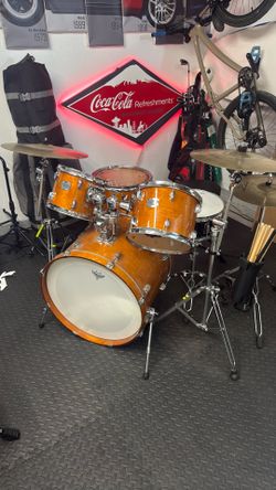 Yamaha stage custom 5-piece drum kit
