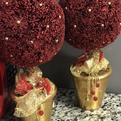 PAIR OF GOLD POTTED JEWELED BALL PLANTS