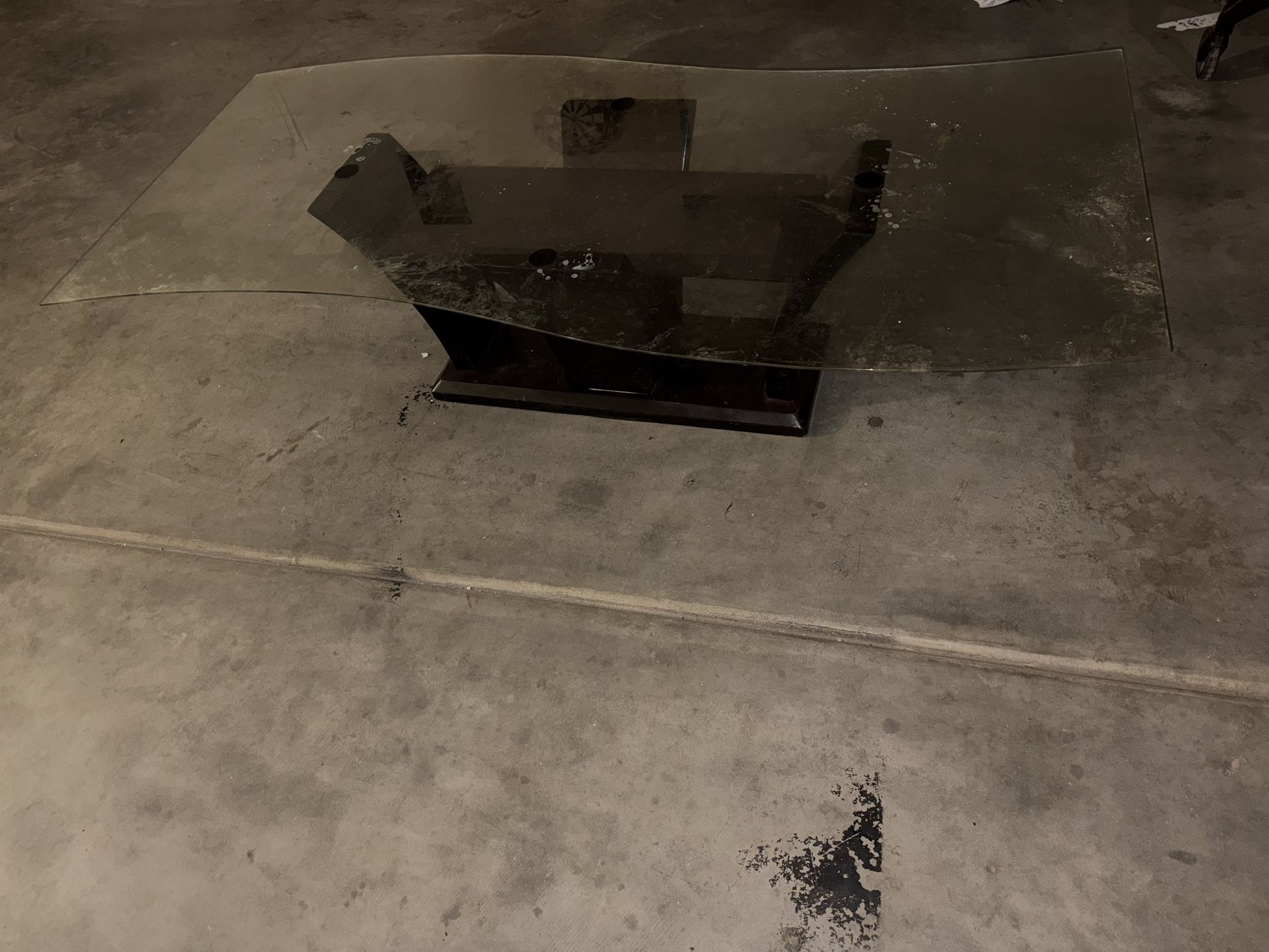 Free Glass Table 