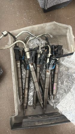 2011-2014 FORD 250 350 6.7 DIESEL ENGINE FUEL INJECTOR ORIGINAL FORD USED