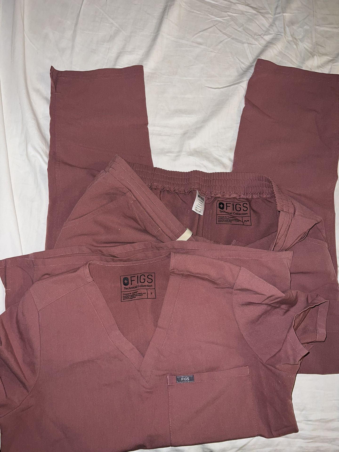 FIGS Scrubs Set