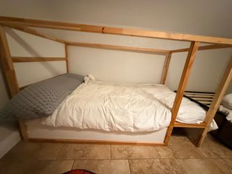 Kura Reversible Ikea bed