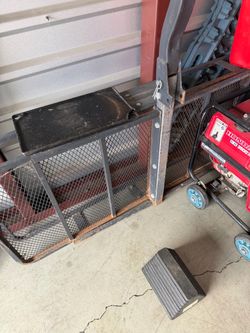 Heavy duty hitch basket