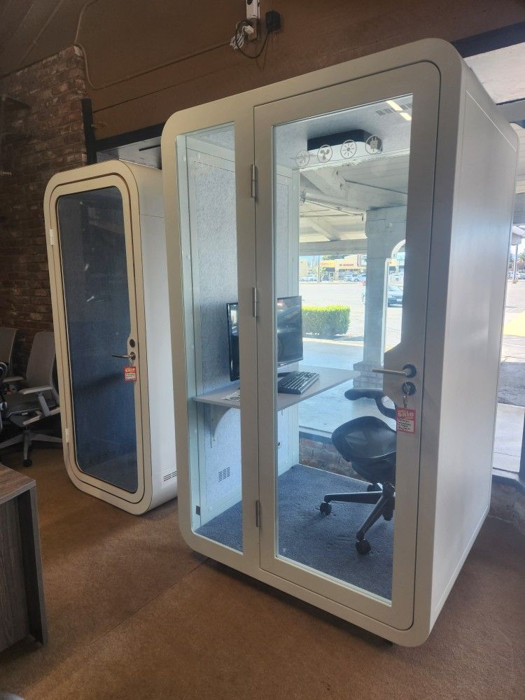 FRAMERY SINGLE SIZE PRIVACY BOOTHS AVAILABLE NOW!!! LIKE NEW .