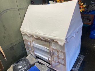 Kids play tent
