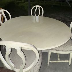 Dinning Table with 4 Chairs