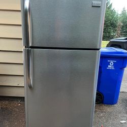 Refrigerated in excellent condition🧊