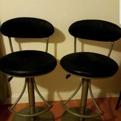 Bar stool (22-28 inches) - good working condition