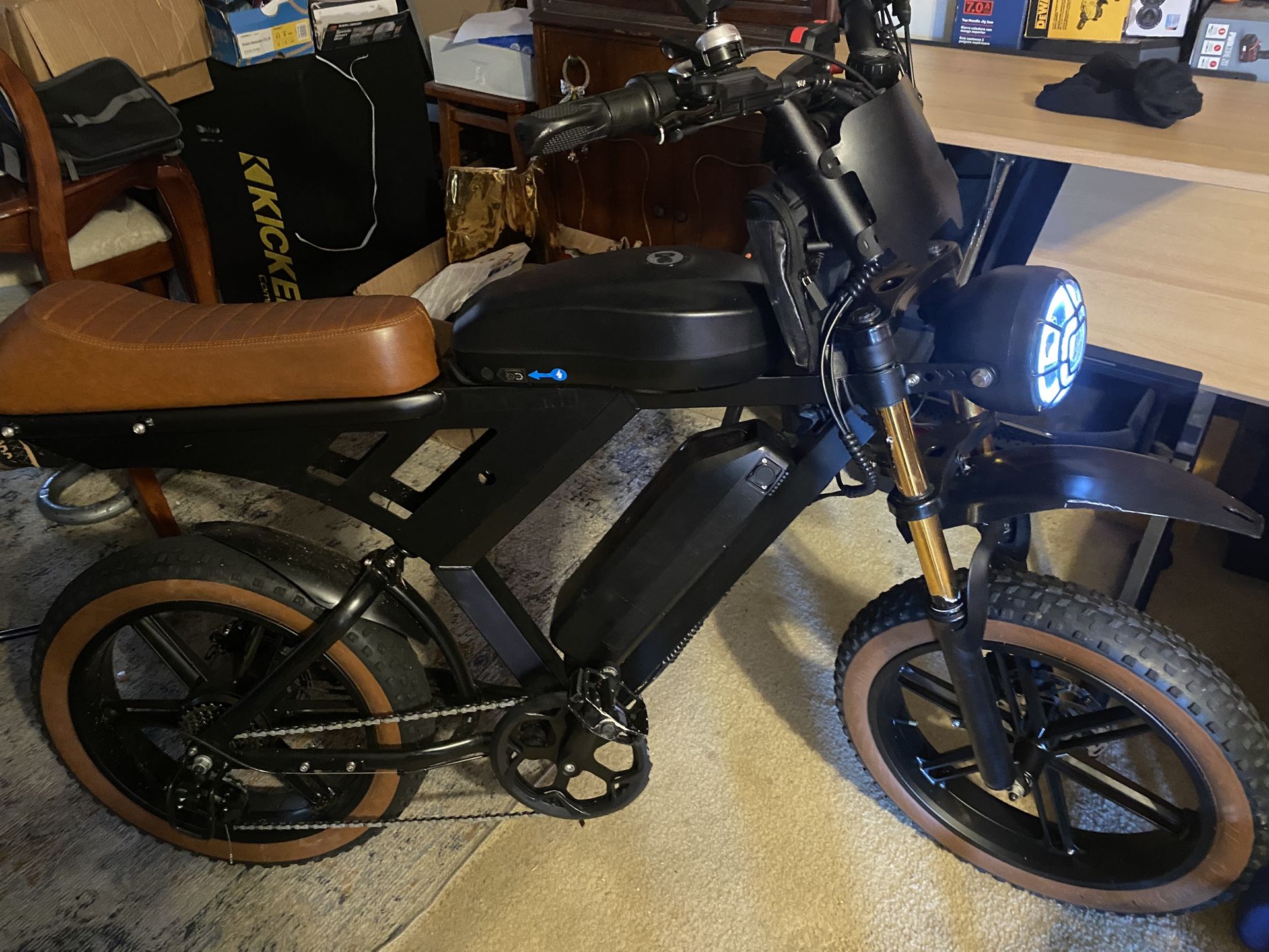 40mph MOVACAN 60 E BIKE 100 mile range 2 Battery’s Gentle Used $$1000