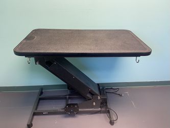 Used ComfortGroom Utlra Low Z-Lift Electric Grooming Table