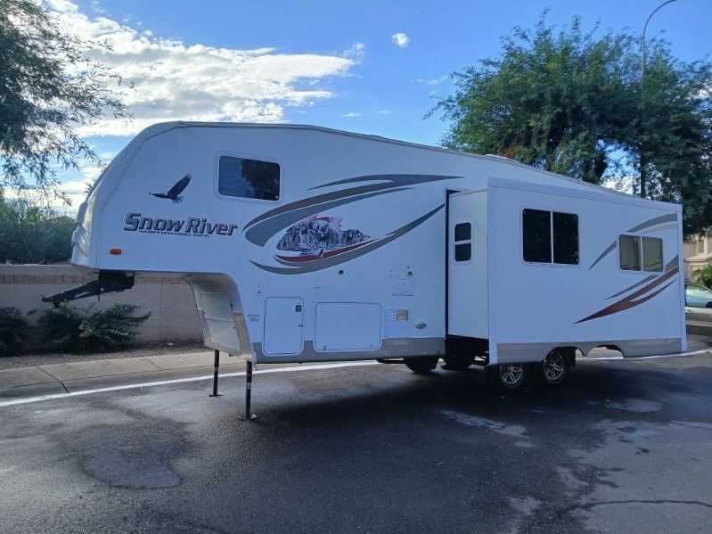 2013 Snow River Fifth Wheel Trailer