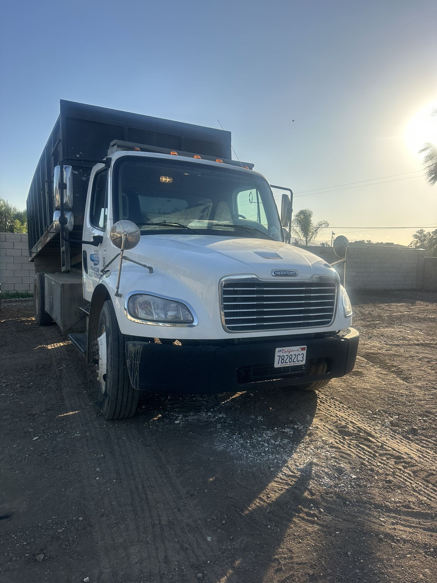 2016 Freight Liner M2