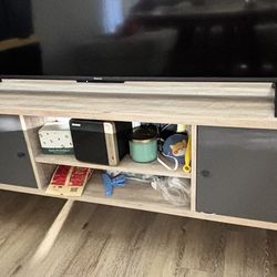 Coaster Allie 2-door Engineered Wood 71-inch TV Stand Distressed Pine