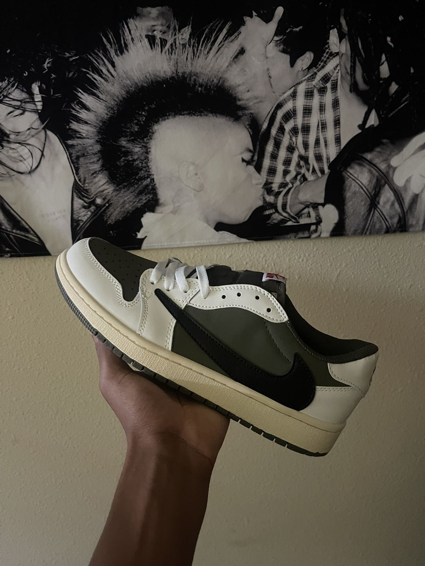 Jordan 1 Retro Low OG SP Travis Scott Olives