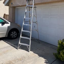 Husky 8 Feet Ladder 