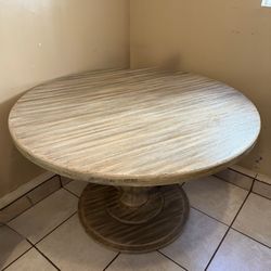 Round Dinning Table 