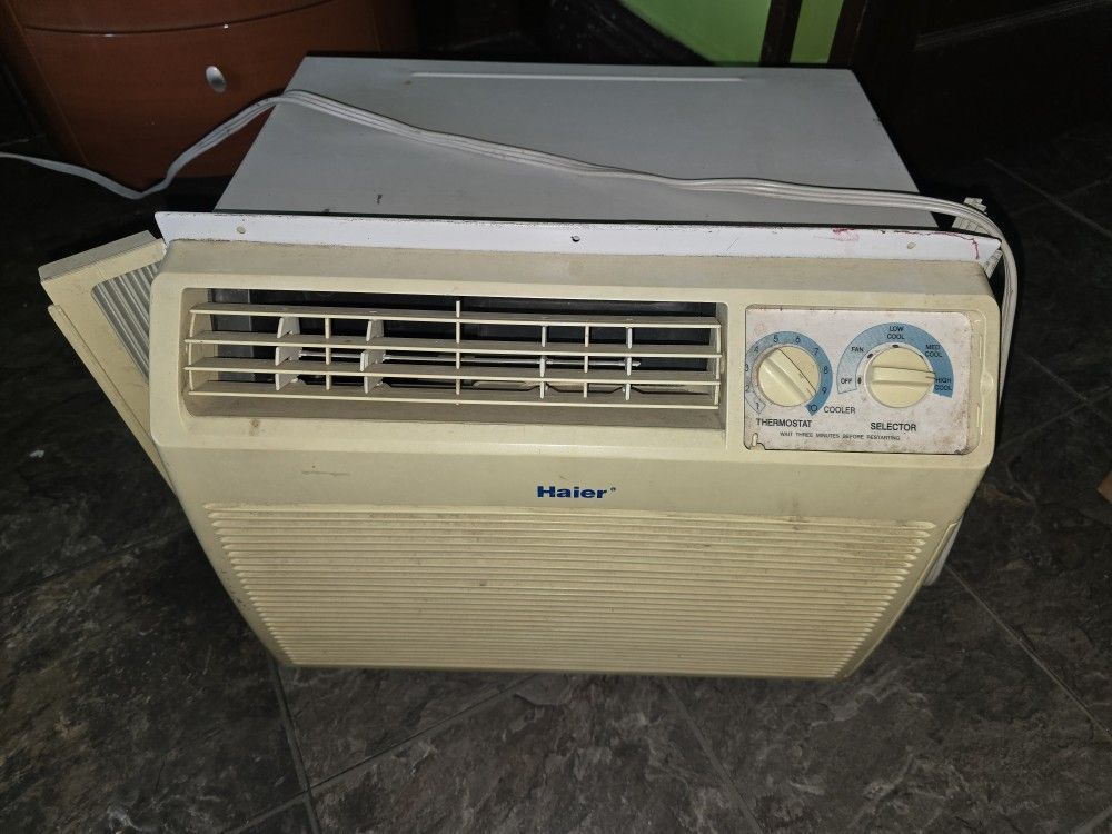 Haier AC UNIT 5000BTU 120VAC