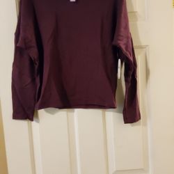 SECRET TREASURES  Purple Pearl Fleece Top Size Small
