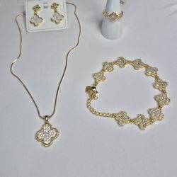 Beautiful 5 Pice Clover Set Non Tarnish Exelent Quality 14K Gold Laminated, Prices Are On Description 