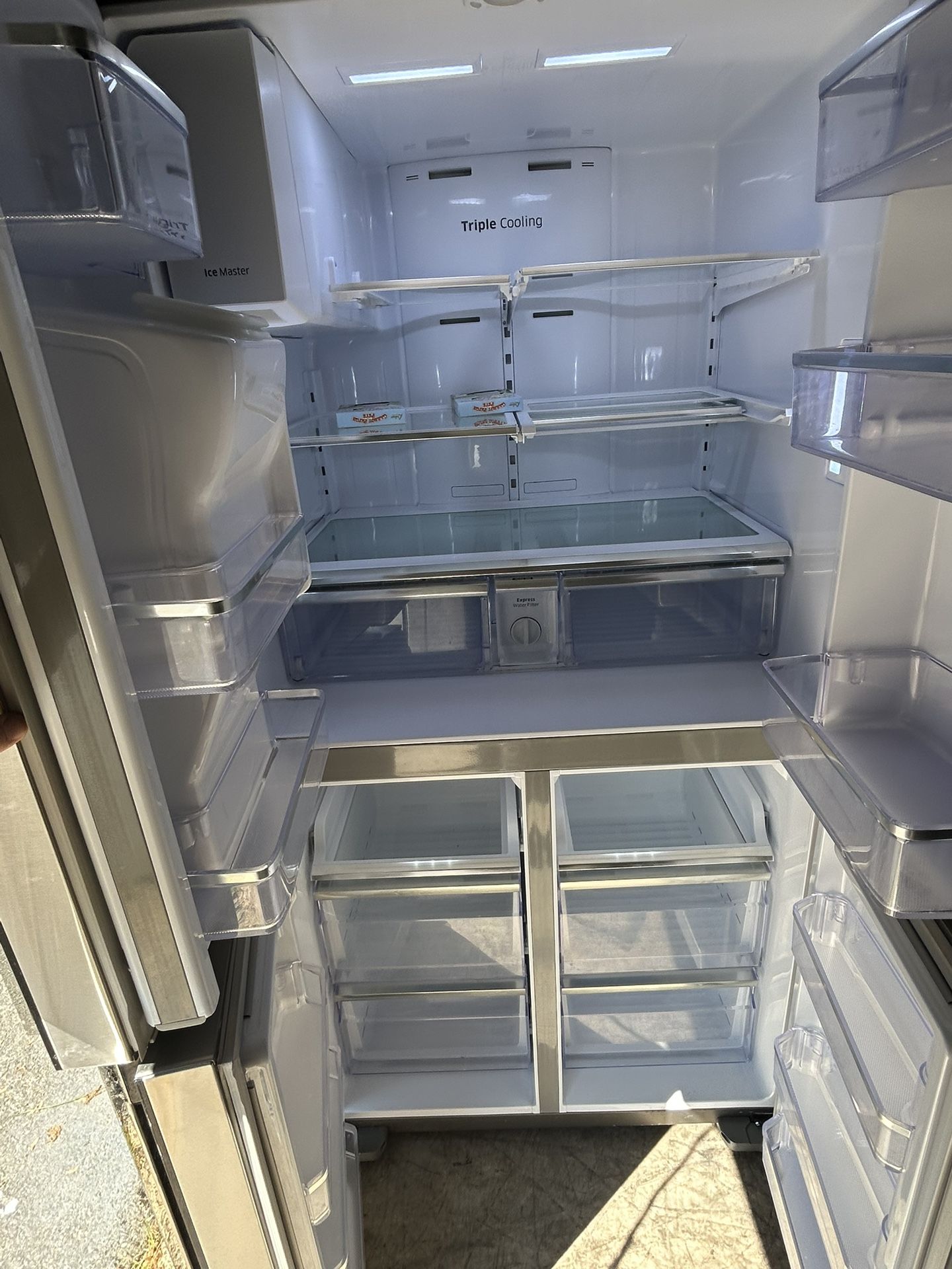 Refrigerator 