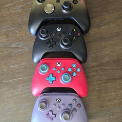 X Box Controllers 