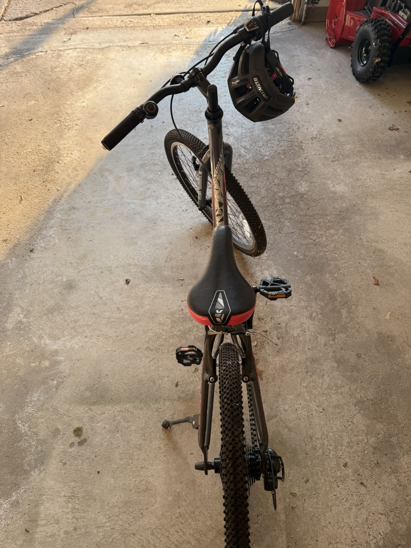 Liv Girls Bike. Like New Condition