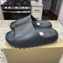Adidas Yeezy Slide Onyx Size 5 / 6 / 7 / 8