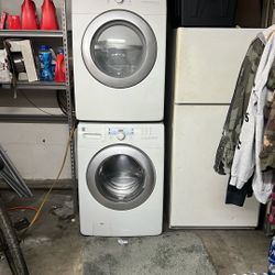 Kenmore Smart Washer / Dryer