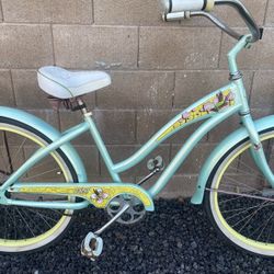 FELT WOMENS CRUISER BIKE 26