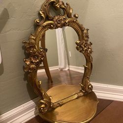 MCM Vintage Syroco Dart Hollywood Regency 1970s mirror shelf wall hanging. Gorgeous! Good condition