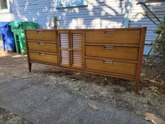 Mid Century Modern Dresser