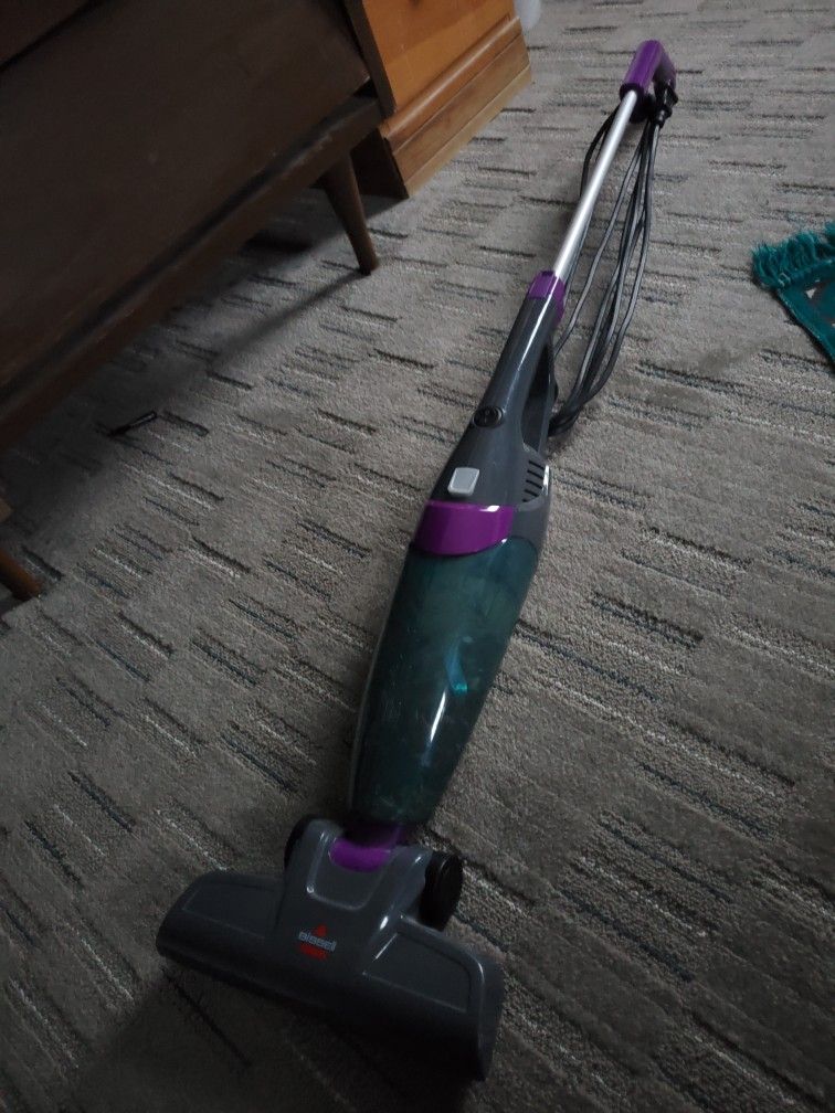 Bissell Light Weight Vacuum. It's only used a couple of times