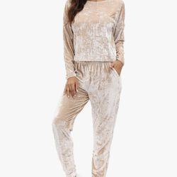 Brandnew(Small)Women Velvet Two Piece Wrinkle Tracksuits Pajamas Lounge Sets Outfits S Cream Beige