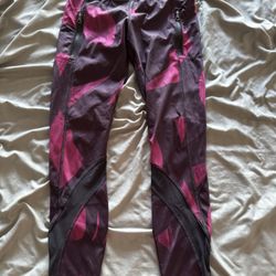 Womens Size 4 Lululemon Leggings 