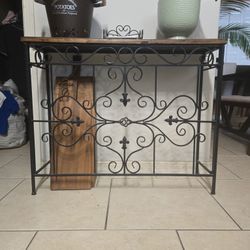 Entrance Table 