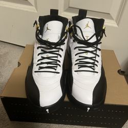 WORN ONCE JORDAN 12 ROYALTY SIZE 13