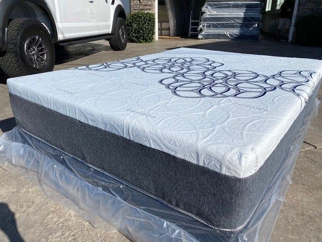 King Bamboo Hybrid Cool Gel Memory Foam Mattress!!