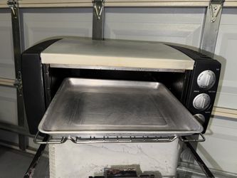 DeLonghi Conventional Toaster Oven